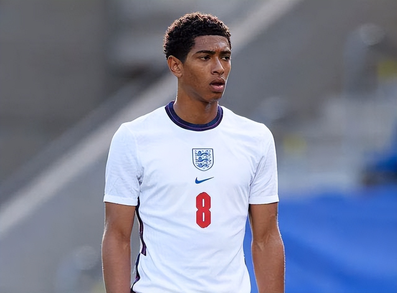 艾顿：我来湖人是填补空缺的，他们长期缺少攻守兼备的大个子