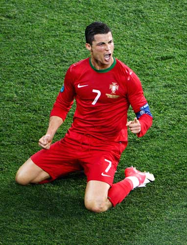 浮嶋敏：邝兆镭没出场是因为轮换；每场比赛我们都全力争胜（浮嶋敏谈用人：邝兆镭缺阵因轮换，球队每战全力求胜）