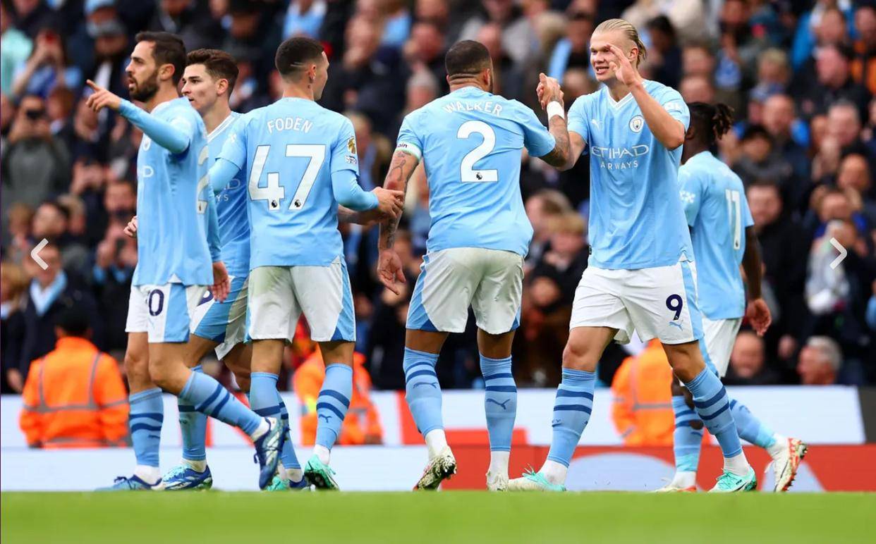 那不勒斯欲租曼联中场梅诺并承担全额薪资（那不勒斯有意租借曼联中场梅诺，愿承担其全部薪资）