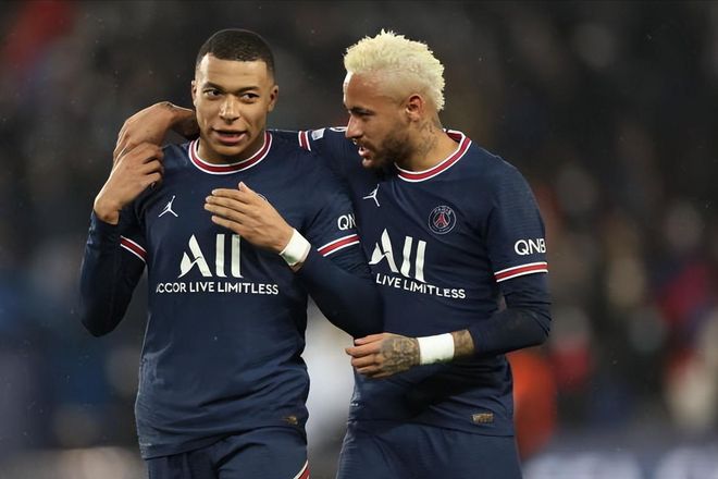 戴维对乌迪内斯的进球被吹越位，但VAR划线似乎存在问题（戴维对阵乌迪内斯进球被判越位，VAR划线存疑）