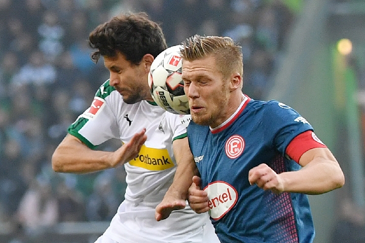 队报评法甲第14轮最佳阵：托万助朗斯登顶领衔，巴黎无人入选（队报评选法甲第14轮最佳阵容：托万引领朗斯登顶，巴黎无一入围）