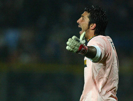 12 次出手，拿了 38 分（仅12次出手砍下38分）