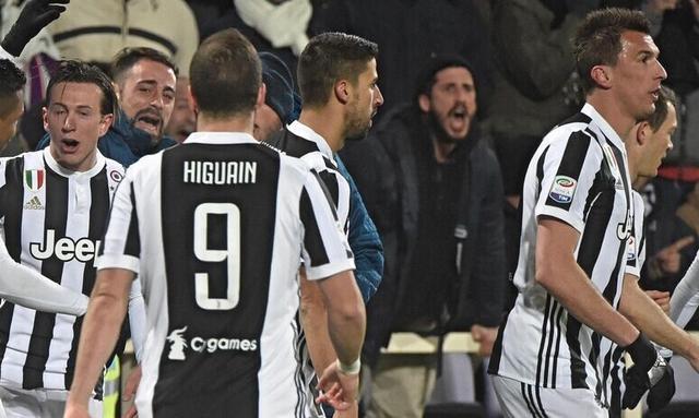 爱尔兰主帅：C罗只是一时冲动；球迷营造了难以置信的氛围