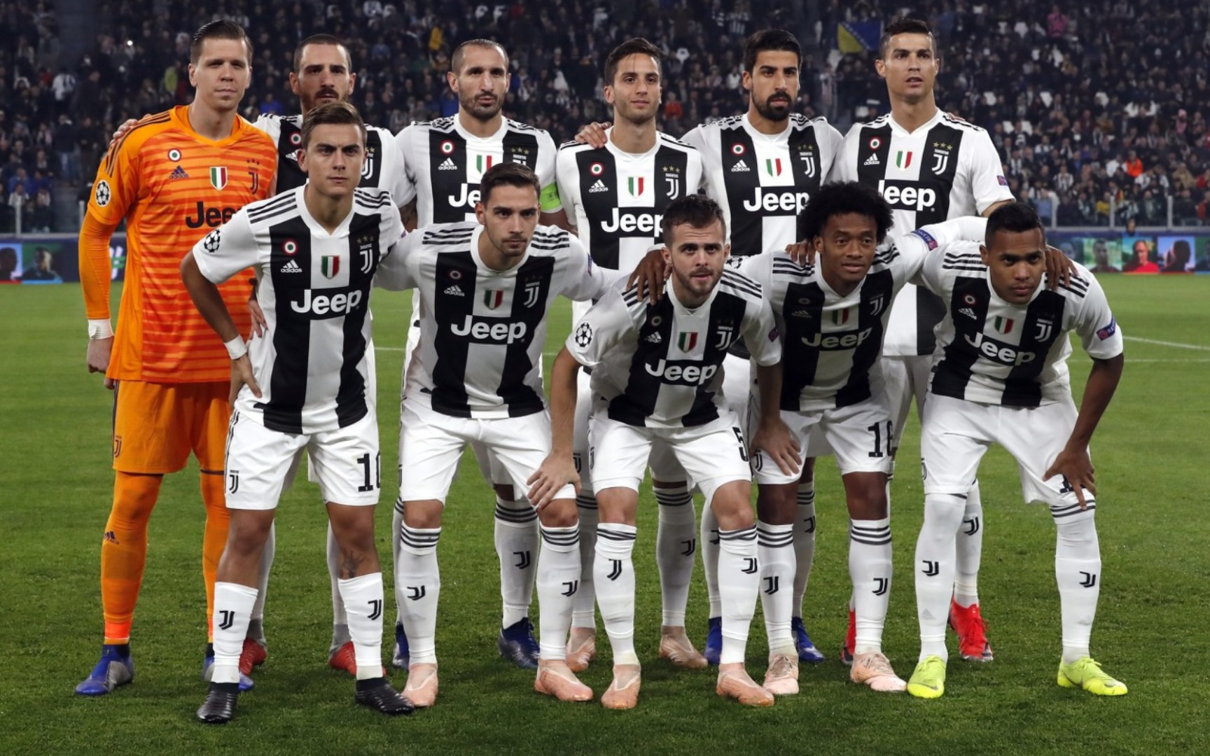 头球双响，孔德当选巴萨vs法兰克福全场最佳球员（孔德头球梅开二度，荣膺巴萨战法兰克福全场最佳）