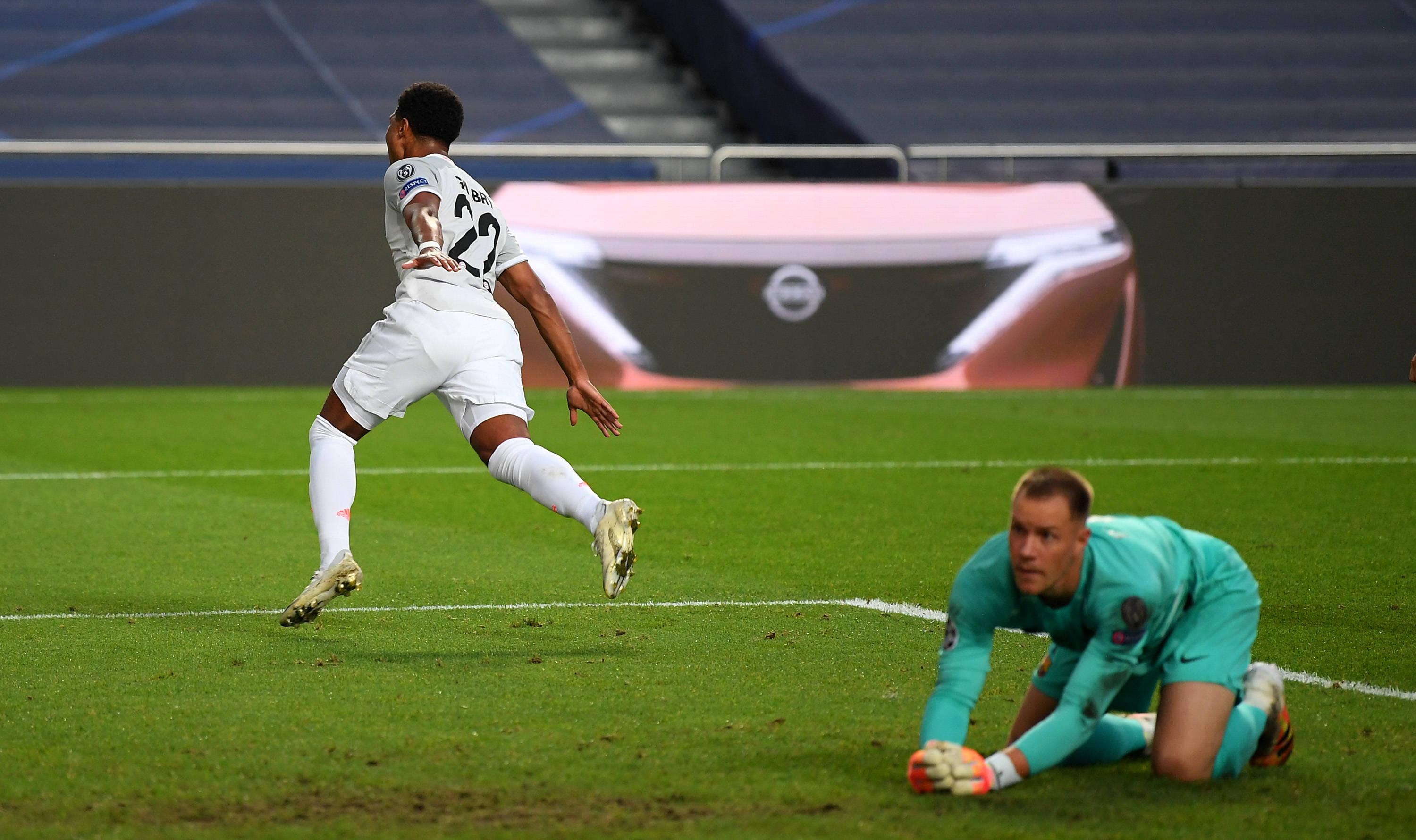 库尔图瓦谈维尼修斯挑衅行为：我们不是机器，我们是人