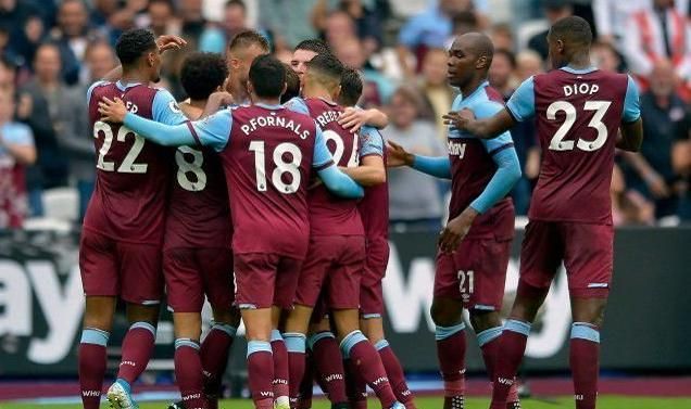 马内：萨拉赫是那种一看到球门就谁也不看的人，这是他的天性