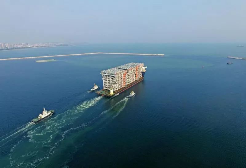 斯帕莱蒂：球员们脸上不再是满足的表情，而是更加放松的表情（斯帕莱蒂：球员们脸上的满足已褪去，取而代之的是更放松的神情）